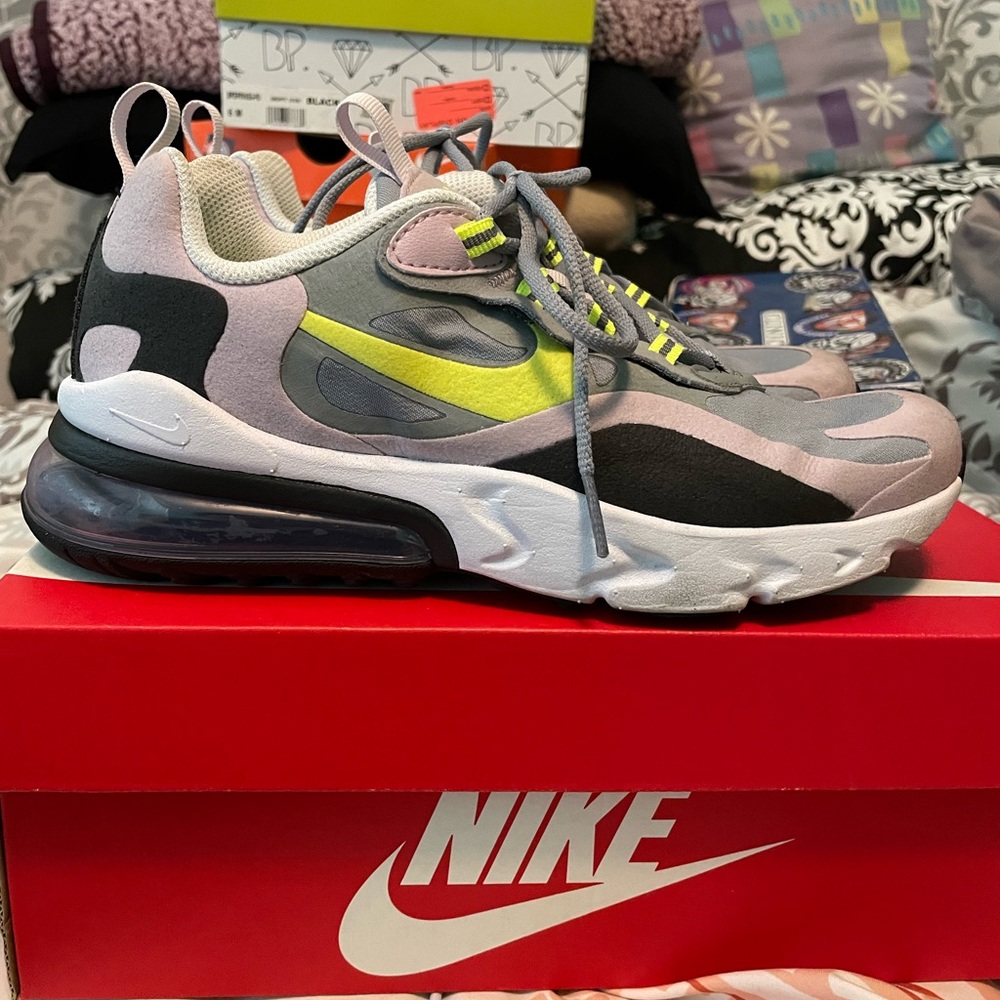 Nike Air Max 270 React. Lightly worn. 4.5Y.